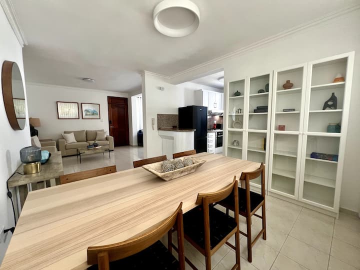 Modern & Cozy Apt | La Esmeralda Santiago